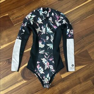 SISSTREVOLUTION Pescadora springsuit wetsuit size 2